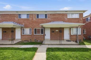 Main picture of 5840 N Meadows Blvd