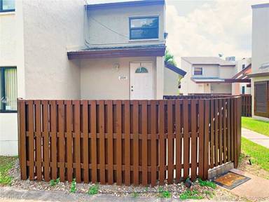 Main picture of 10231 Fontainebleau Blvd