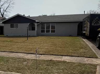 Main picture of 1910 Ray Ave