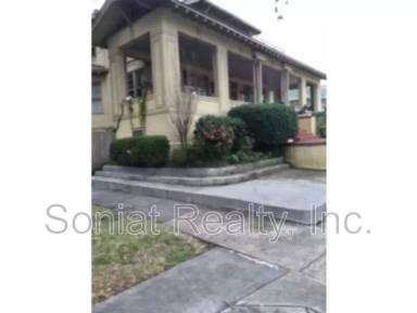 Main picture of 7 Allard Blvd