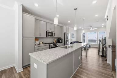 Main picture of 16122 Columbus Ave