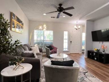 Main picture of 1742 Creekbend Dr
