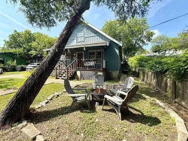 Main picture of 1609 W 11th St