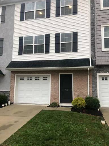 Main picture of 730 Lantern Ct