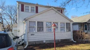 Main picture of 2223 Taft St