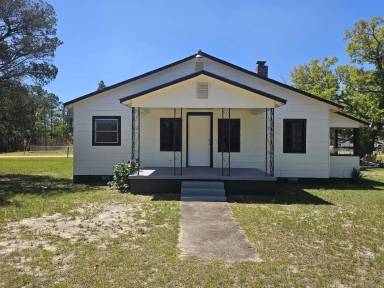 Main picture of 808 Peachtree Rock Rd