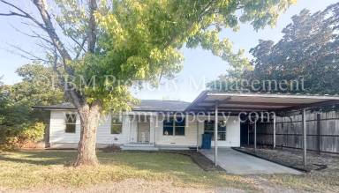 Main picture of 913 W Main St