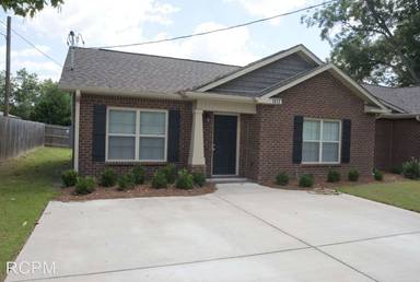 Main picture of 1012 Avenue B SE