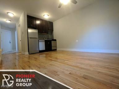 Main picture of 815-23 W Cornelia Ave