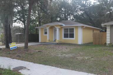 Main picture of 3627 E Genesee St