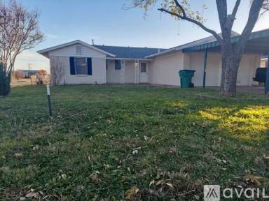 Main picture of 701 W Clara Ave