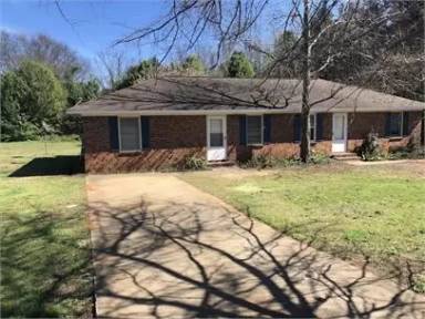 Main picture of 102 Colts Run