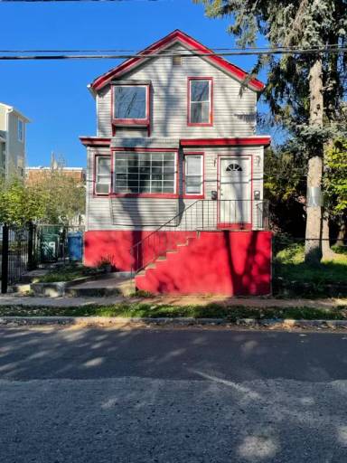 Main picture of 79 Washington Ave