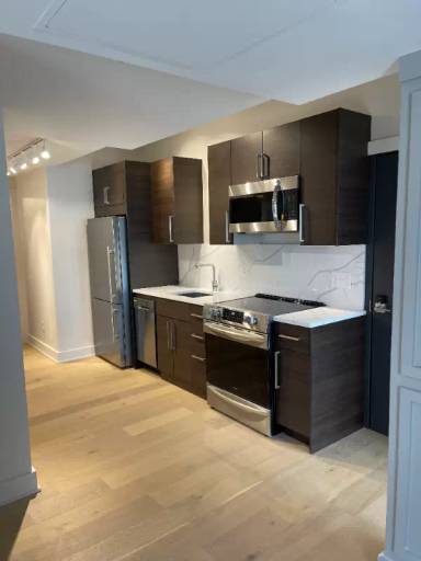 Main picture of 182 Waterman St