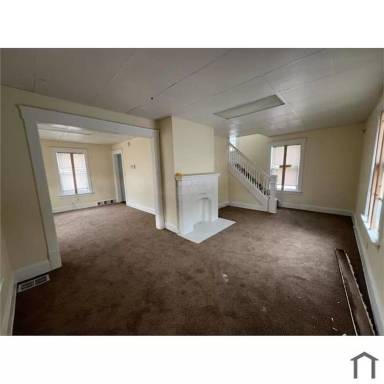 Main picture of 1318 E 188th St