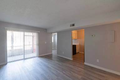 Main picture of Square Park Apartments