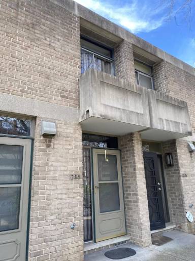 Main picture of 1285 Delaware Ave SW