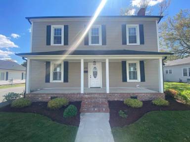 Main picture of 107 S East Ave