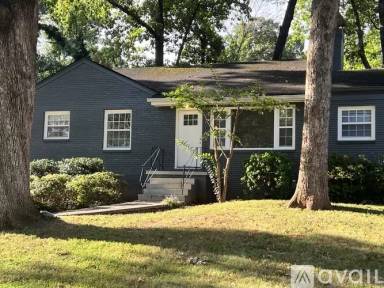 Main picture of 1745 Donnalee Ave SE