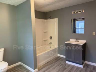 Main picture of 229 W Allen St