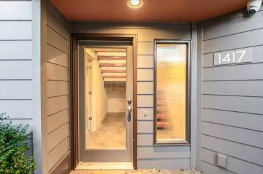 Main picture of 1417 E Denny Way