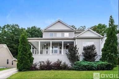 Main picture of 182 Hollington Dr NE