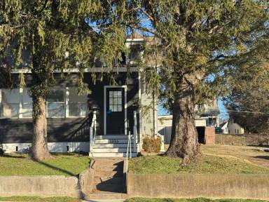 Main picture of 1016 S Church St