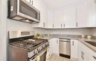 Main picture of 615B Oak St