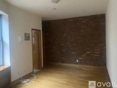 Main picture of 312 W 48th St