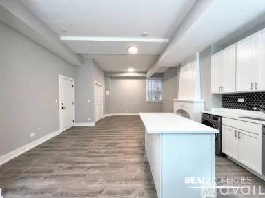 Main picture of 656 Wrightwood Apartments