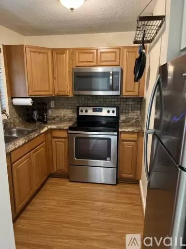 Main picture of 4518 SW 33rd Ave