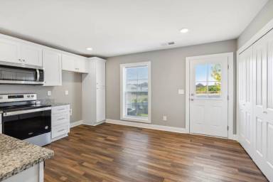 Main picture of 900 Sutton Cv