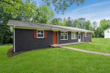 Main picture of Dove Cir