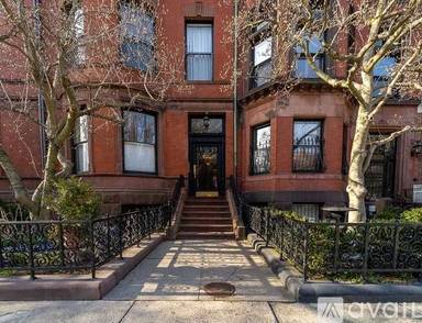 Main picture of 207 Commonwealth Ave