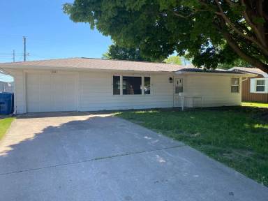 Main picture of 2221 8th St