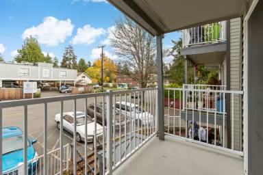 Main picture of 11540 Pinehurst Way NE