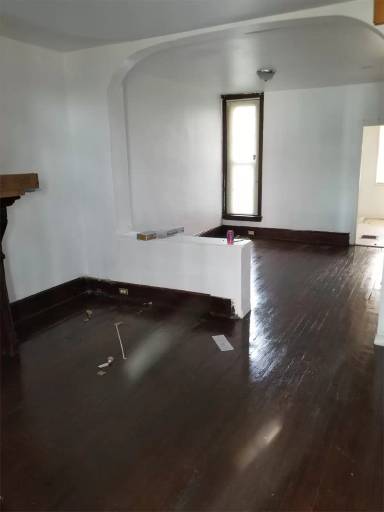 Main picture of 24 S Dewey St