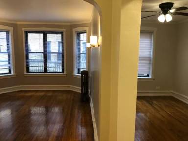 Main picture of 6364-68 N Hermitage Ave