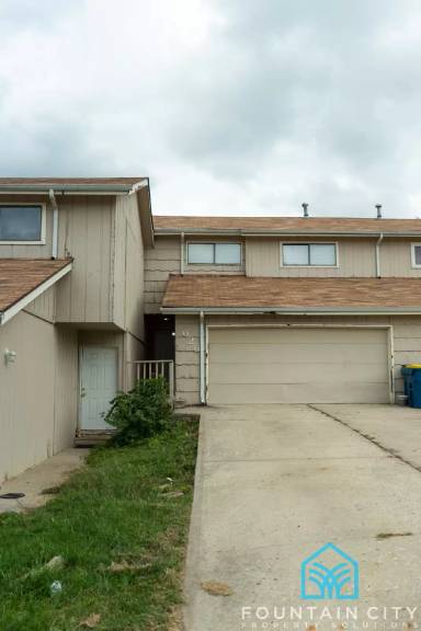 Main picture of 614 N Water St