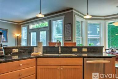 Main picture of 44 Chiles Ave