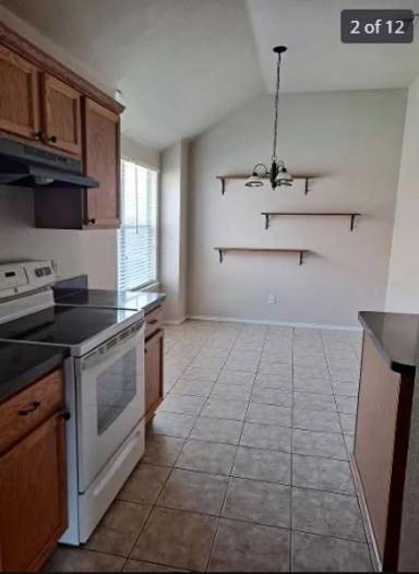 Main picture of 100 Oak Hollow Ln