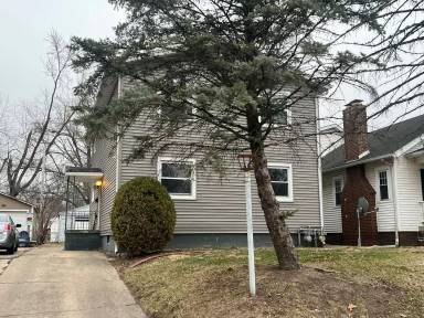Main picture of 2316 Yale Blvd