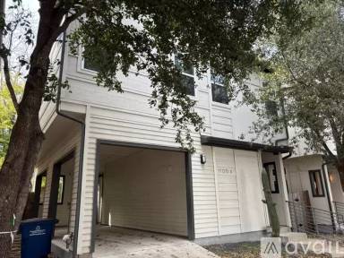 Main picture of 1106 Lambie St