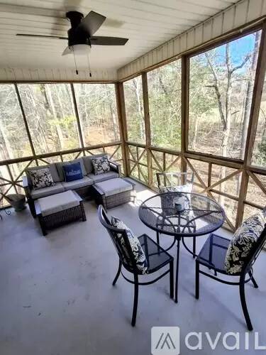 Main picture of 741 Lakeview Rdg