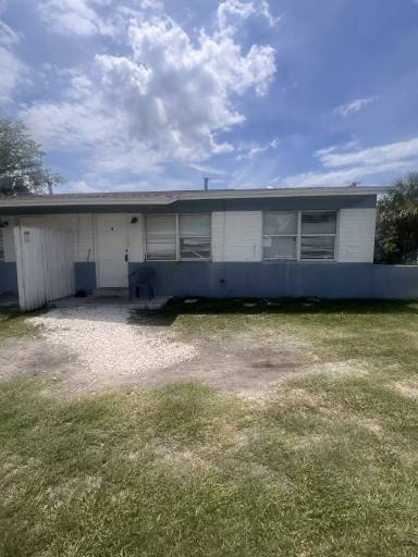 Main picture of 439 Barbara Jenkins St