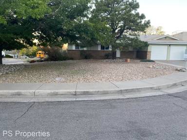 Main picture of 12517 Apache Ct NE