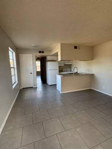 Main picture of 916 San Pedro Dr SE