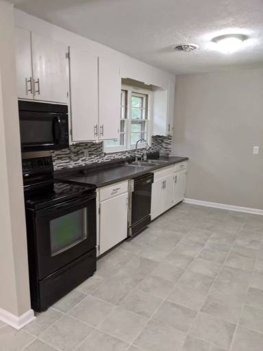 Main picture of 53 Tinker Hill Rd