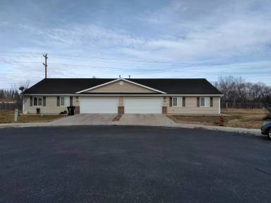 Main picture of 310 N 4100 W