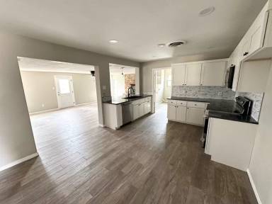 Main picture of 4309 Erie Dr